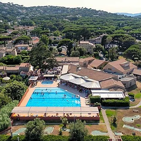 Vvf Golfe De Saint-tropez 假日公园 3*