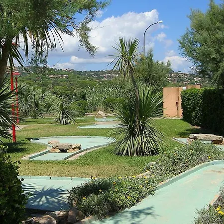 Vvf Golfe De Saint-tropez ホリデーパーク 3*