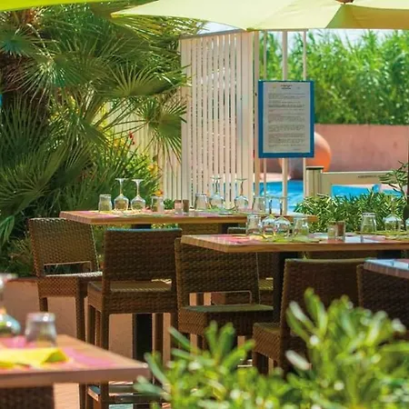 Vvf Golfe De Saint-tropez 3* サント・マキシム